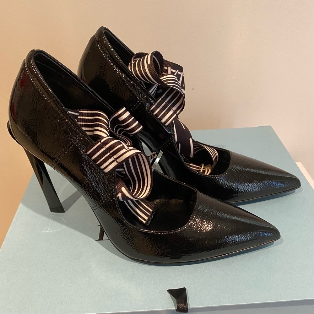 Lanvin Black Leather Pointed Pumps US 7
